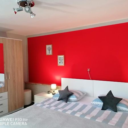 Apartment Borna Pazin Exteriör bild
