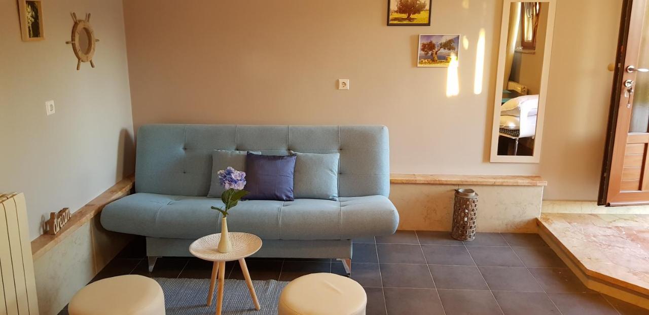 Apartment Borna Pazin Exteriör bild